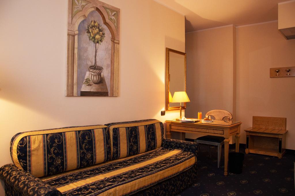 מלצו Hotel Visconti מראה חיצוני תמונה