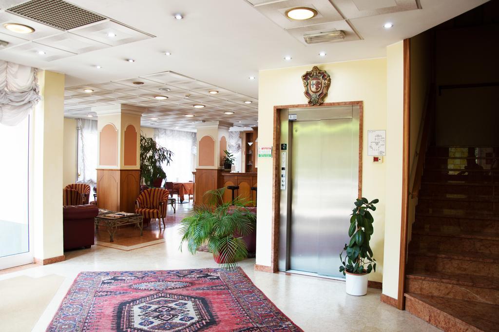 מלצו Hotel Visconti מראה חיצוני תמונה