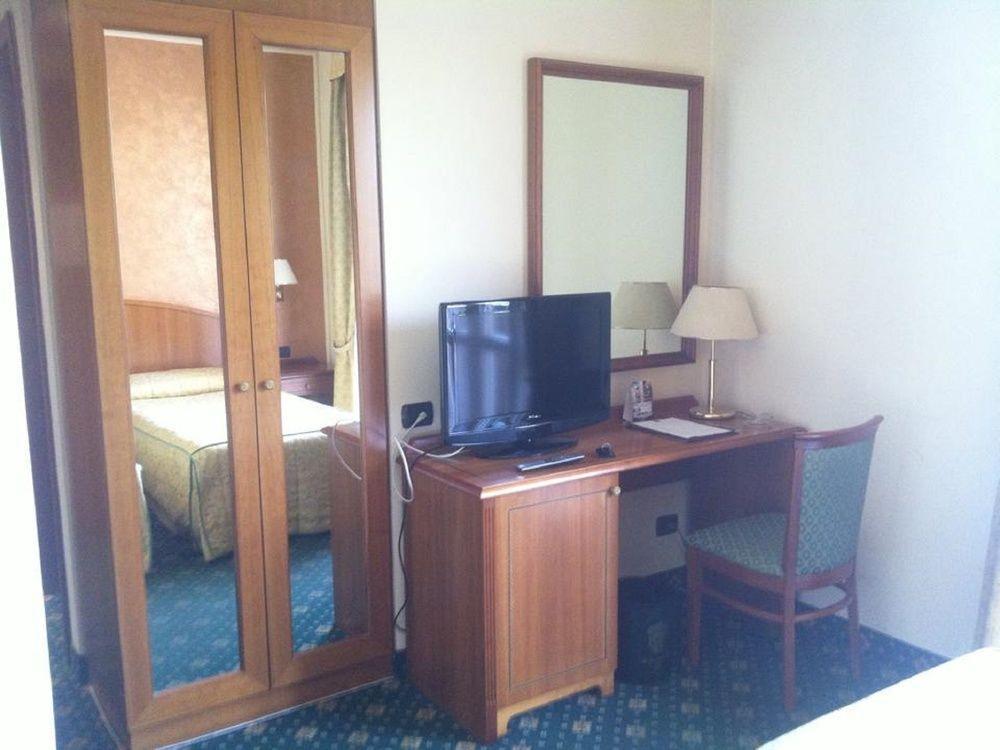 מלצו Hotel Visconti מראה חיצוני תמונה